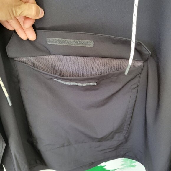 Avalanche Lightweight Water Resistant Jacket. - Picture 5 of 9